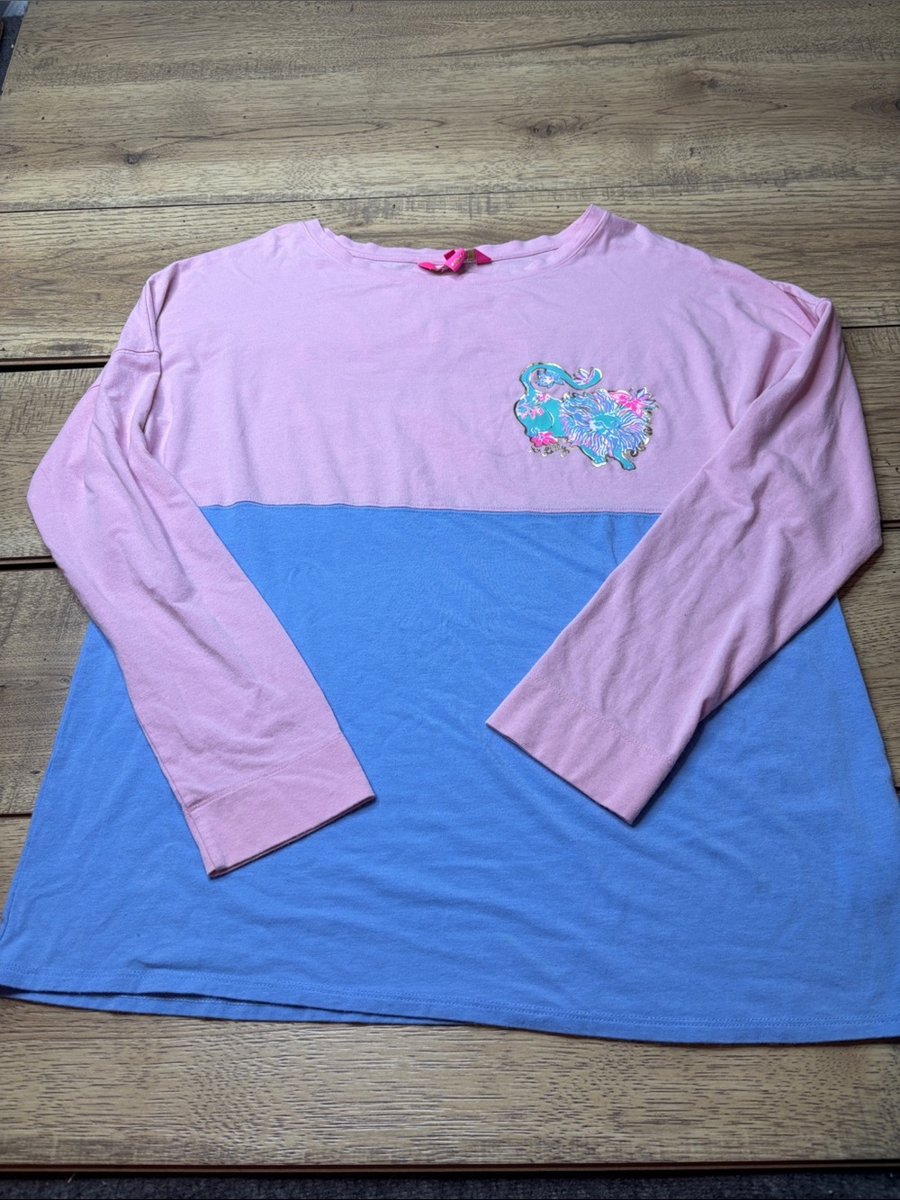 Women’s Lilly Pulitzer Pink &Blue Colorblock Long Sleeve Top w/ Floral Graphic M